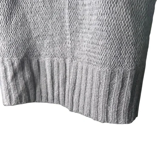 🔴 5 for $40 SALE!
Rue Gray Crop Light Weight Cable Knit Sweater size S - Picture 2 of 8